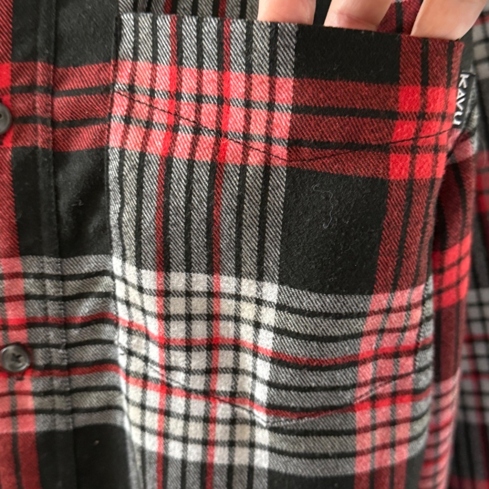 Men's KAVU Red Black Plaid Long Sleeve Button Down Shirt Size M - Picture 10 of 13